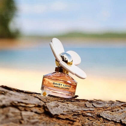 Marc Jacobs Daisy Love Eau De Toilette Spray 100ml