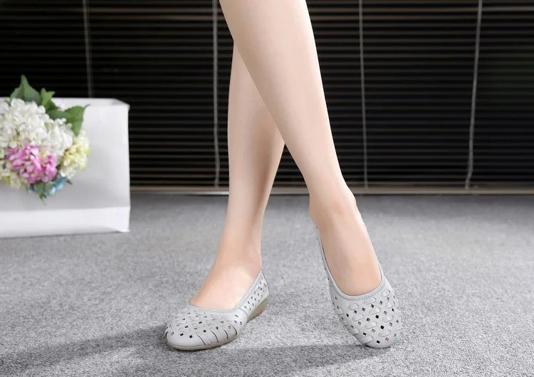 WOIZGIC Mother Women Shoes Sandals Flats Hollow Out Genuine Leather Slip On Loafers Soft Summer Beach Vintage Plus Size 42 43