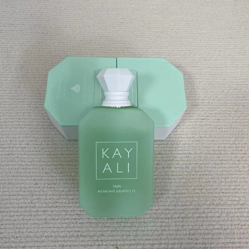 Elegant Women’s Perfume 100ml Alluring Fruity Floral Scent with Warm Woody Base for A Long-Lasting Romantic Impression