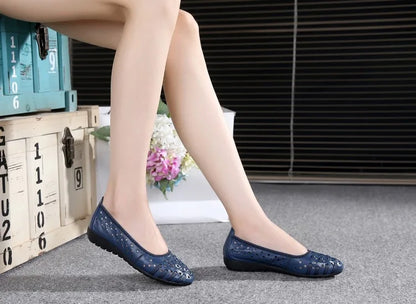 WOIZGIC Mother Women Shoes Sandals Flats Hollow Out Genuine Leather Slip On Loafers Soft Summer Beach Vintage Plus Size 42 43