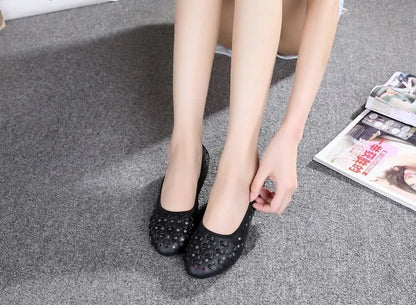 WOIZGIC Mother Women Shoes Sandals Flats Hollow Out Genuine Leather Slip On Loafers Soft Summer Beach Vintage Plus Size 42 43