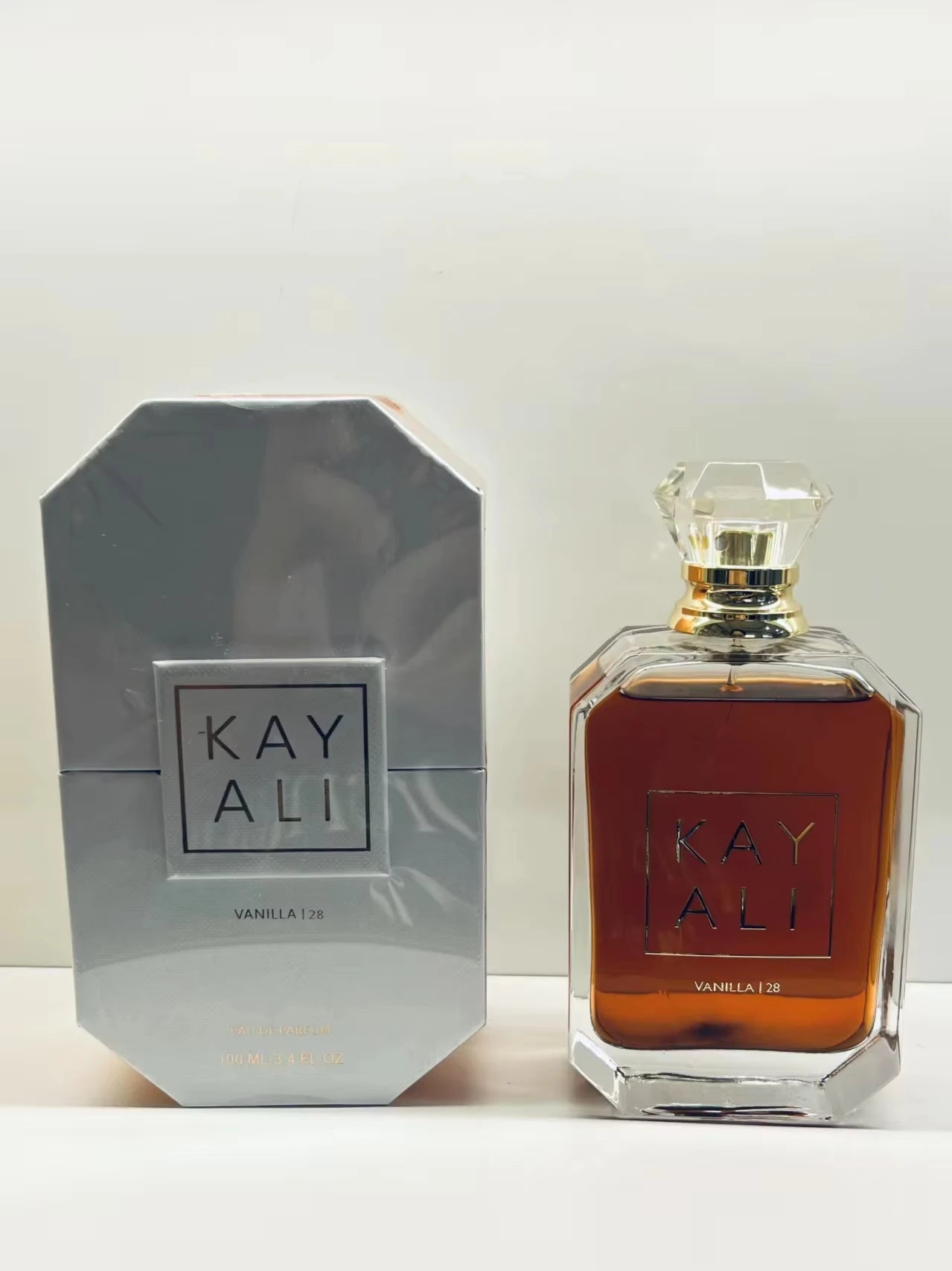 Elegant Women's Perfume 8 Captivating Scents with Sweet Fruity Floral Notes Warm Woody Base Long-Lasting Romantic Aroma